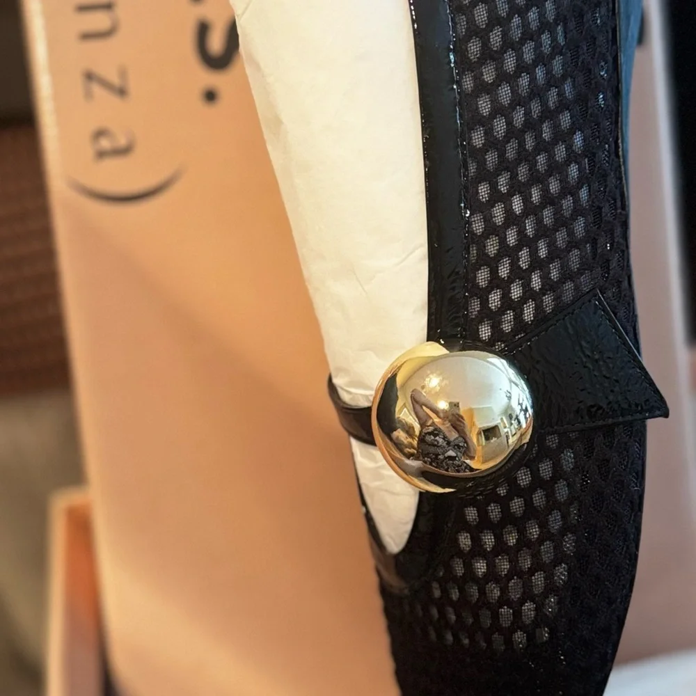 Chic Black Mesh Flats with Gold Accent - Picture 5 of 7